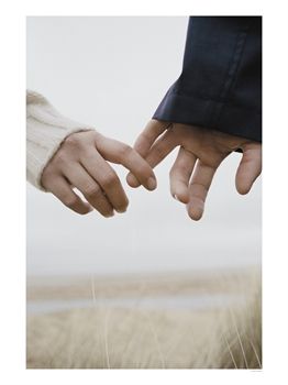 23_rf244067couple-holding-hands-posters1